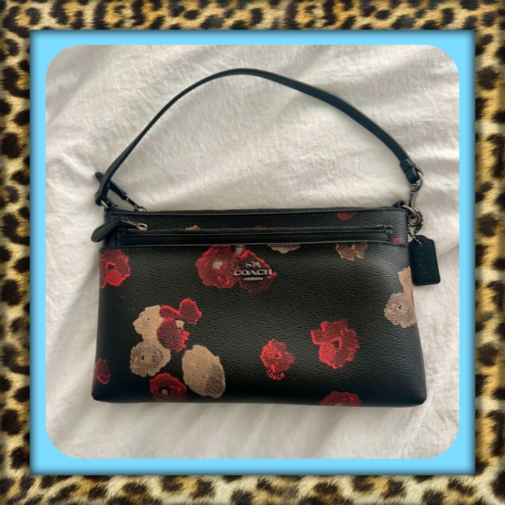 👑✅PRICE FIRM✅COACH Mini leather floral bag with front pouch